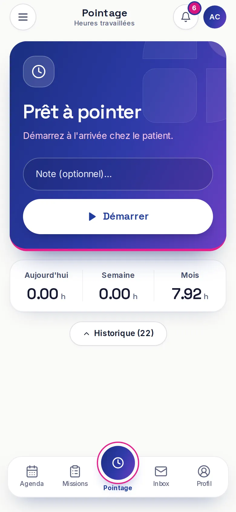 Écran de pointage de l’application mobile du soignant, avec les heures du jour, de la semaine et du mois